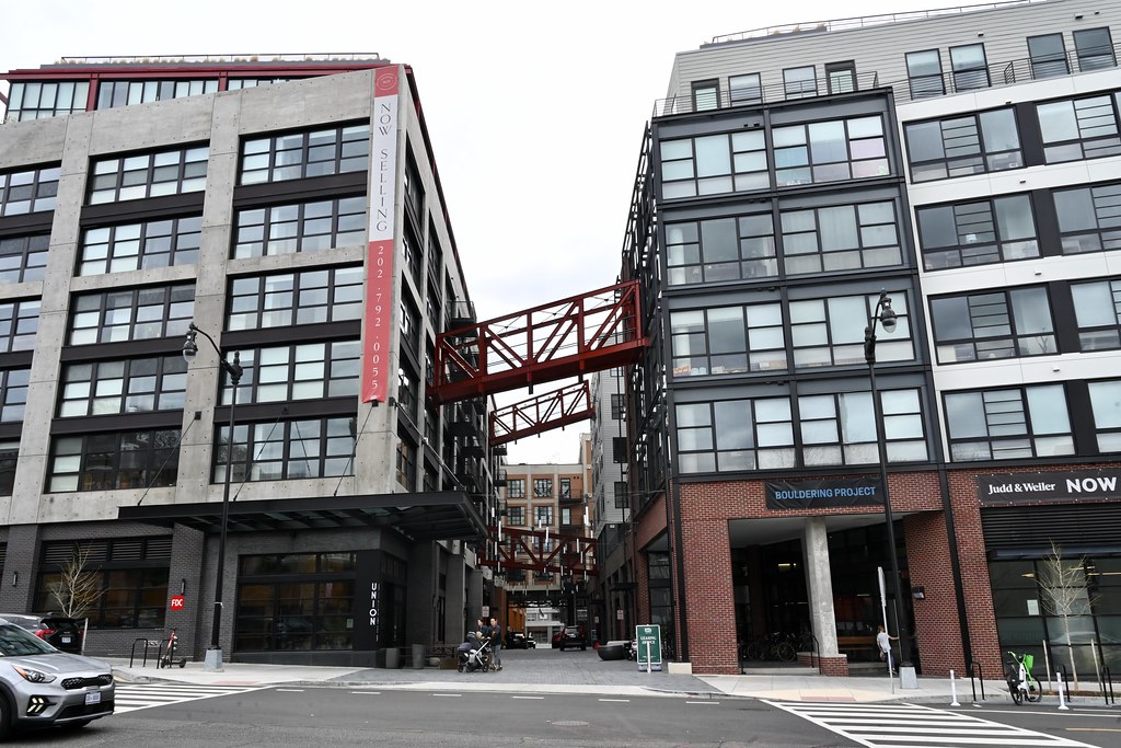 Across the Street 1625 Eckington at Quincy Lane, 12story,… Flickr