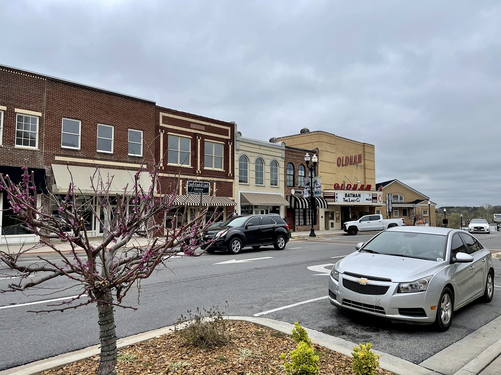 Downtown Winchester, Tennessee. Oldham Theatre at far end … Flickr