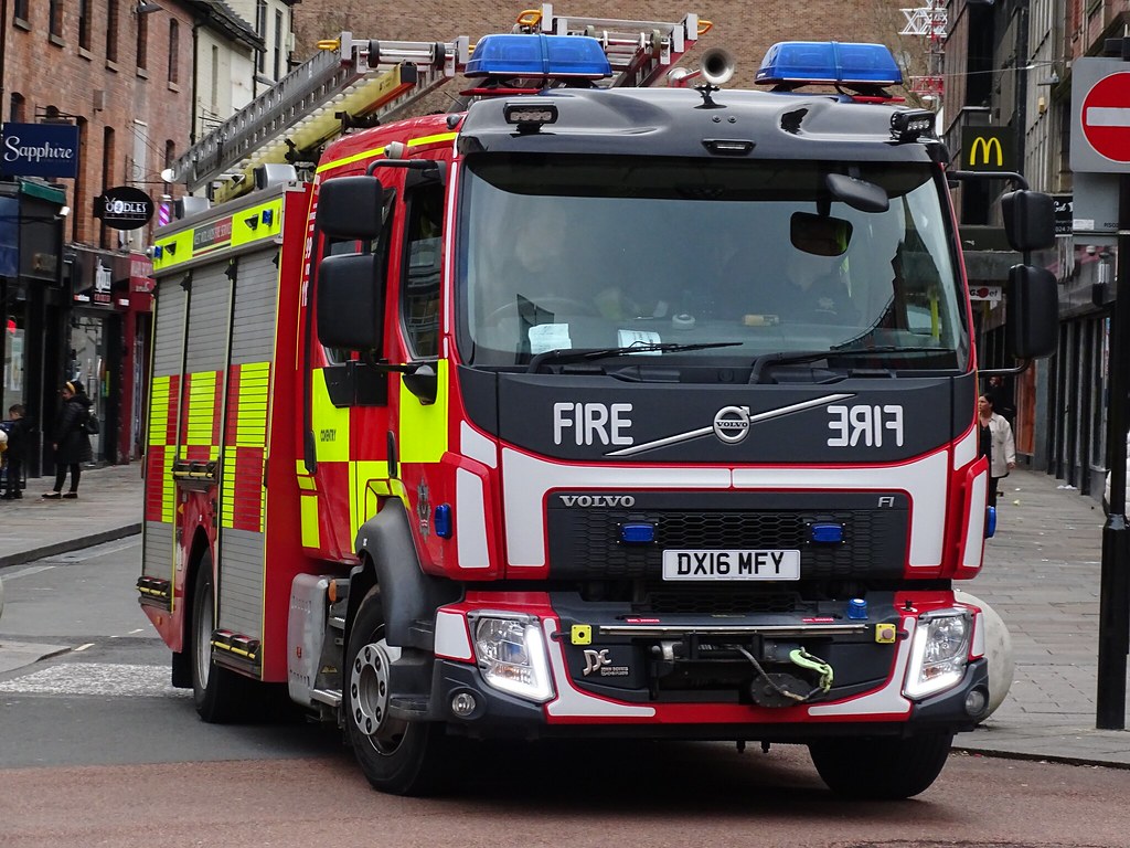 West Midlands Fire Service Volvo FL DX16 MFY (B03/2) Flickr