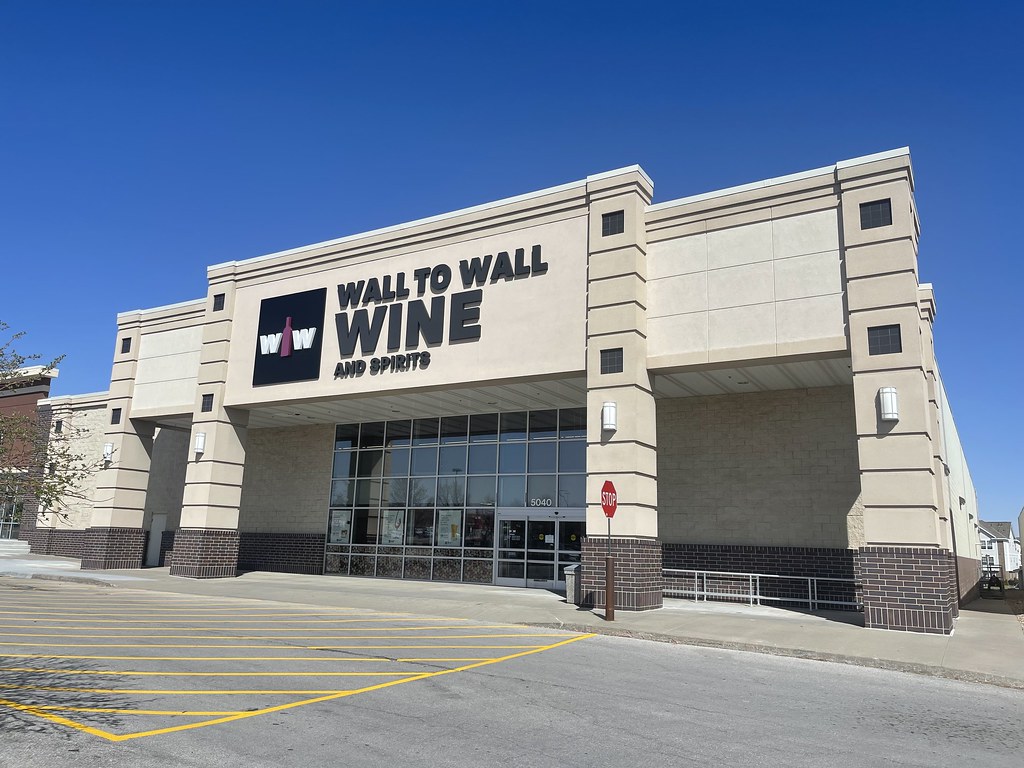 Wall to Wall Wine & Spirits (Lincoln, NE) 4.12.2022 Flickr