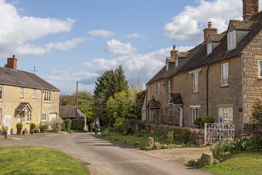 Summer's on the way at Salford, nr Chipping Norton, Oxford… Flickr