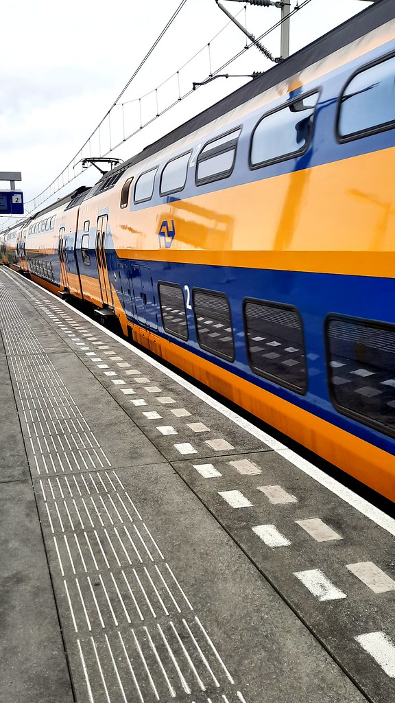 Train to Amsterdam Central at platform 2 Sassenhiem. Flickr