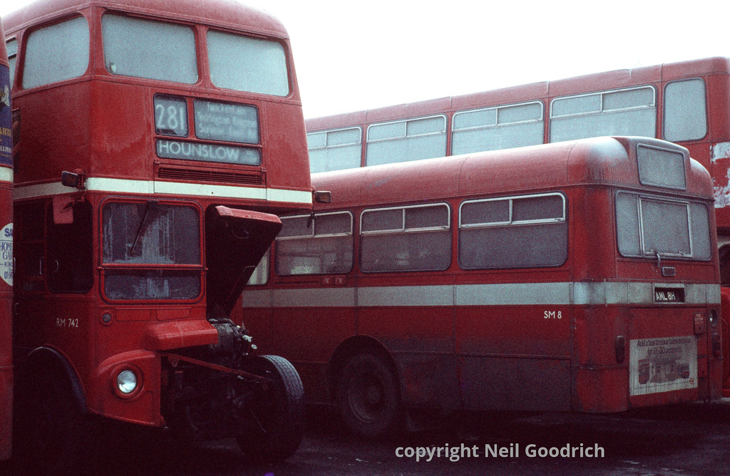 LT/LCBS Bus Garages In the back yard of Fulwell Garage in … Flickr