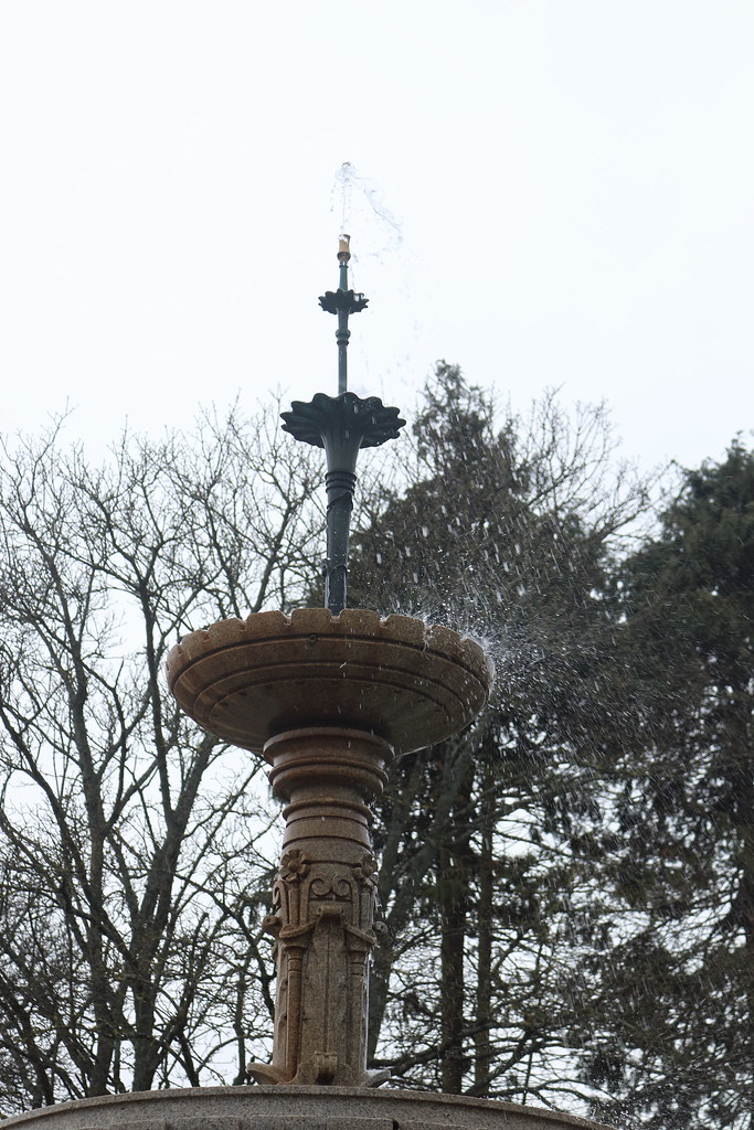 Fountains On,Victoria Park,Aberdeen_apr 22_5276 Alan Longmuir. Flickr