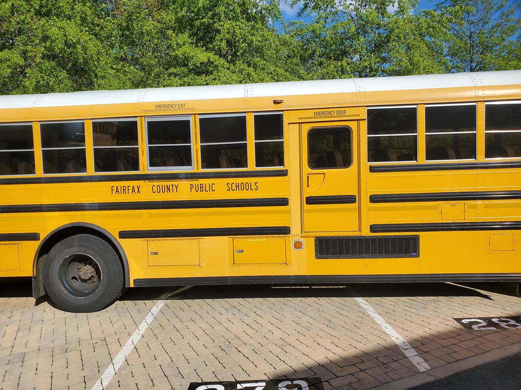 Fairfax County Public Schools 2003 IC RE 1202 Seen here i… Flickr