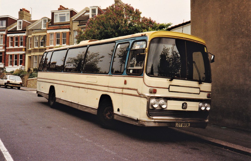 Queens Park mobile home. Bedford YRT / Plaxton LOT 803L wa… Flickr