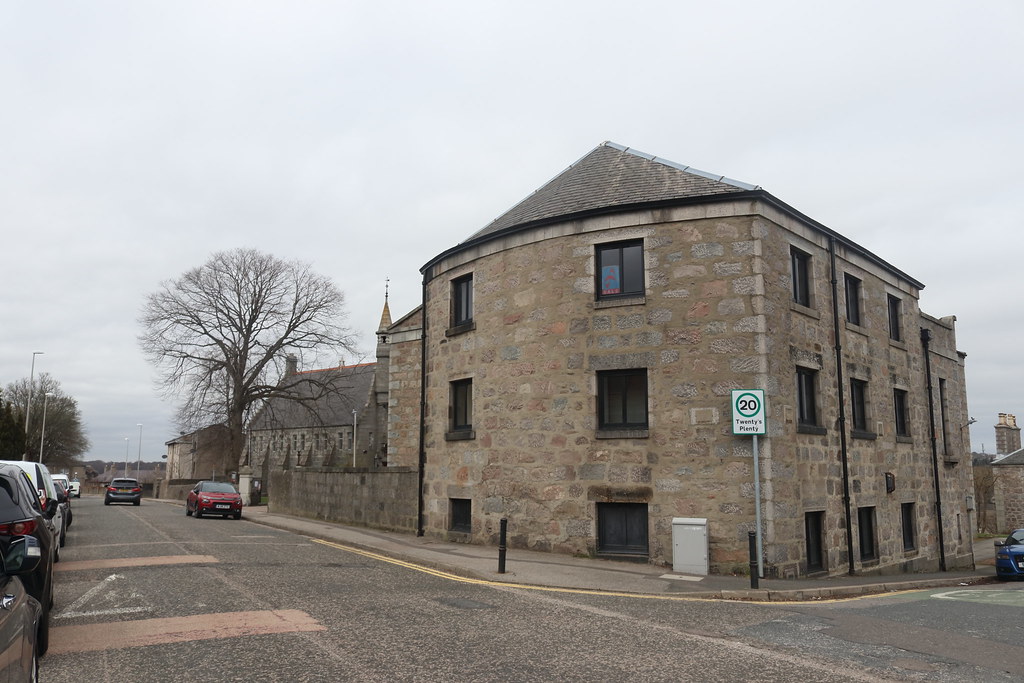 Clifton Road,Aberdeen_apr 22_5430 Alan Longmuir. Flickr