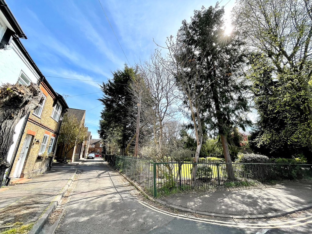 Dickinson Square, Croxley Green, Herts. UK 2022. Deborah Chambre Young Flickr