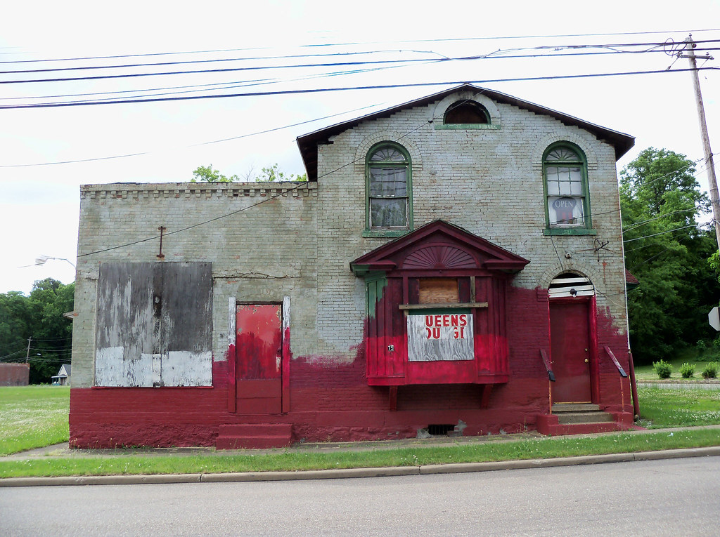 OH Akron Building Abandoned building in Akron, Ohio. Ken Flickr
