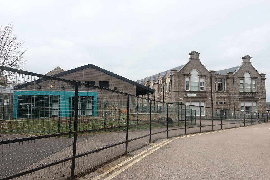 Woodside School,Clifton Road,Aberdeen_apr 22_5426 Alan Longmuir. Flickr
