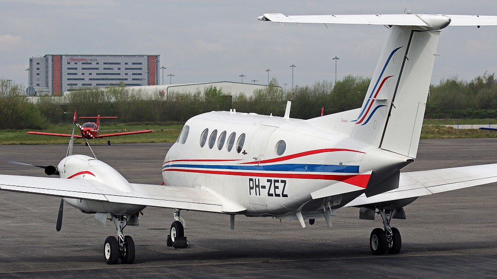 PHZEZ Beechcraft 200 Super King Air Zeusch Aviation Flickr