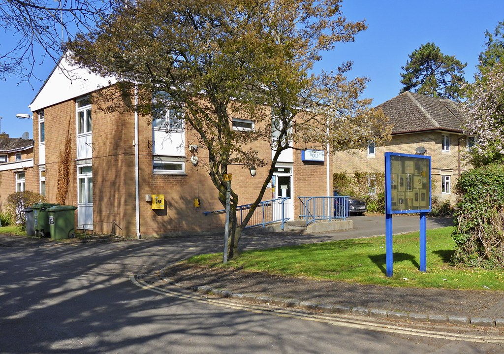 Carterton Police Station, Burford Road, Carterton, Oxfords… Flickr