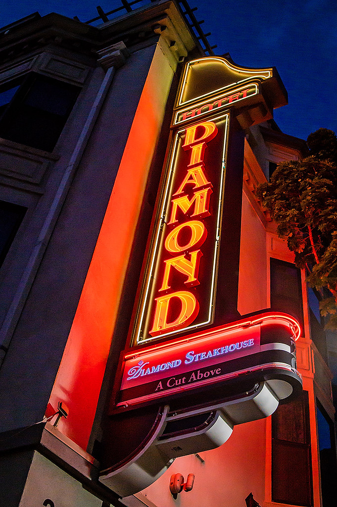 The city at night Chico, California (4/12/2022) Hotel Di… Flickr