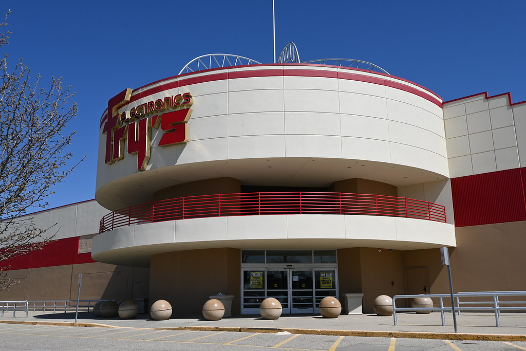 Former Fry's Electronics Fishers IN Formerly Incredible Un… Flickr