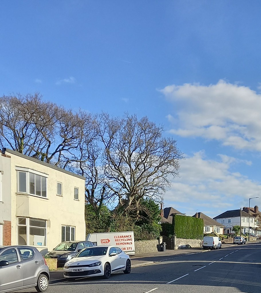 Wimborne Road/Lawford Rise (Lawford Road to the Left), Moo… Flickr