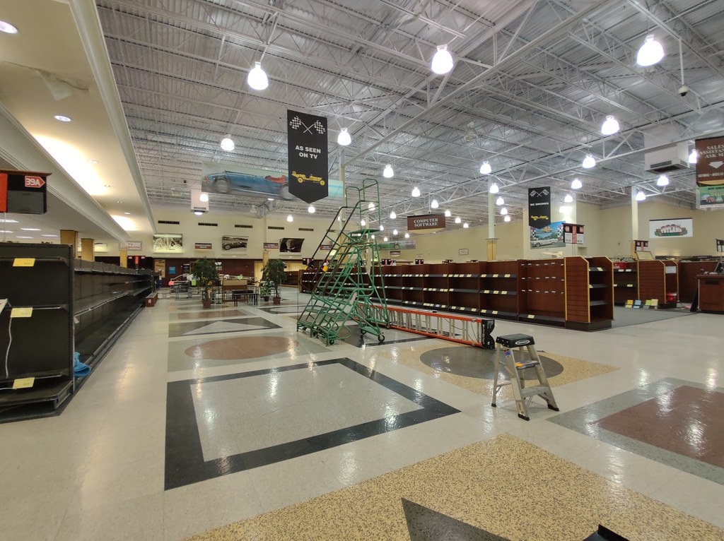 Former Fry's Electronics Fishers IN Formerly Incredible Un… Flickr