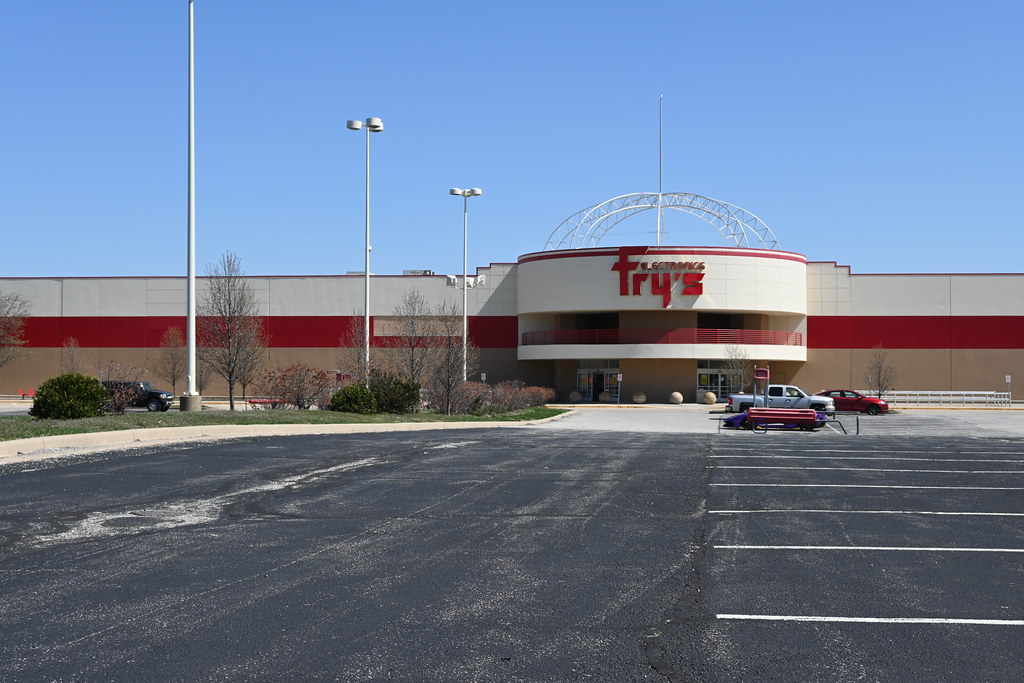 Former Fry's Electronics Fishers IN Formerly Incredible Un… Flickr