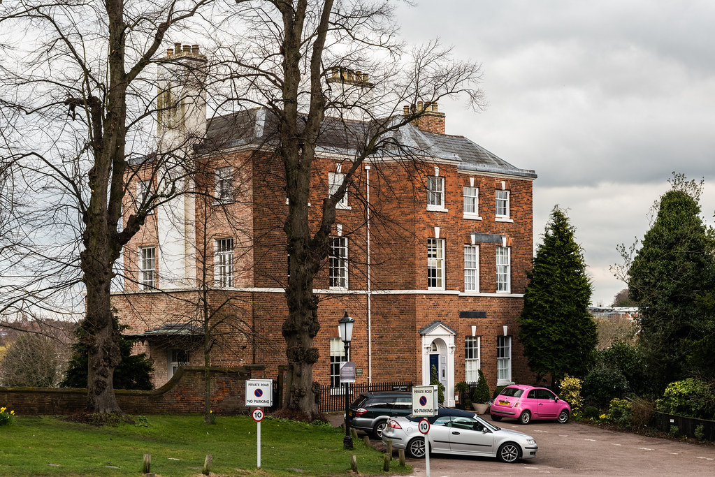 Lichfield Selwyn House Cathedral Close 3 Le Monde1 Flickr