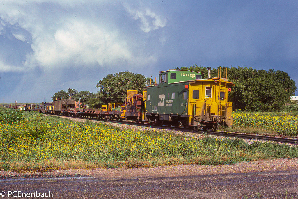 Antioch, Nebraska, 2AUG'77 BN eastbound ribbon rail train;… Flickr