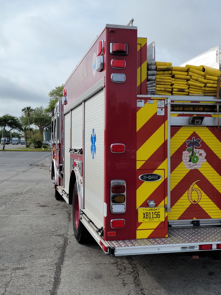Daytona Beach Fire Engine 6 Daytona Beach FD Engine 6 park… Flickr