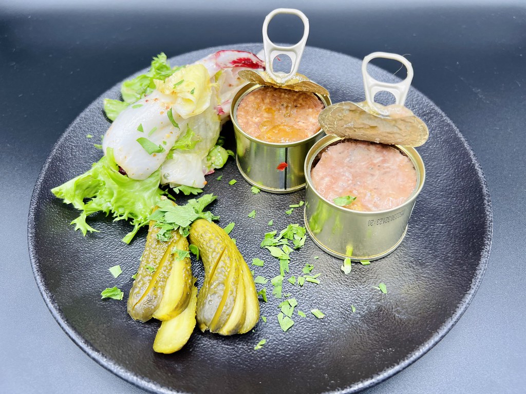 A_DUO TERRINES 1 NOVOTEL MACON NORD Autoroute du soleil Flickr