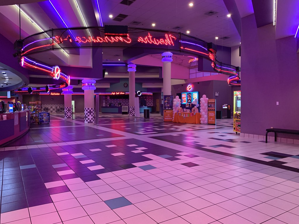 Regal Oaks interior Regal Oaks (105,507 square feet) 180 M… Flickr