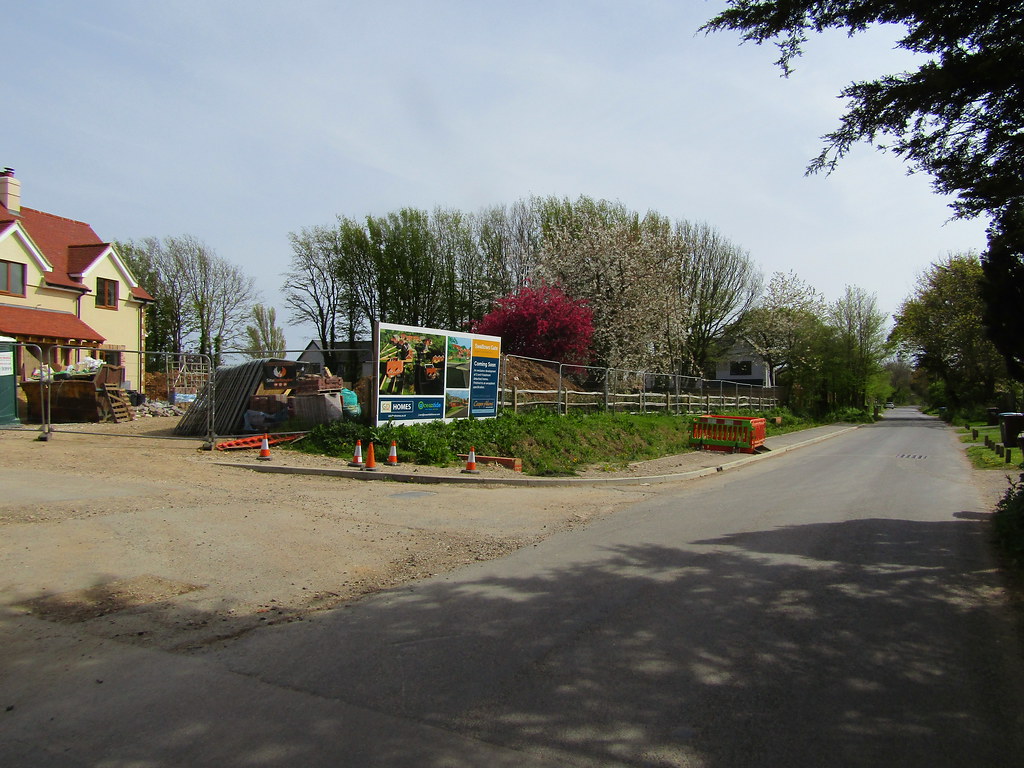 New building along Dappers Lane Today's walk was to Angmer… Flickr