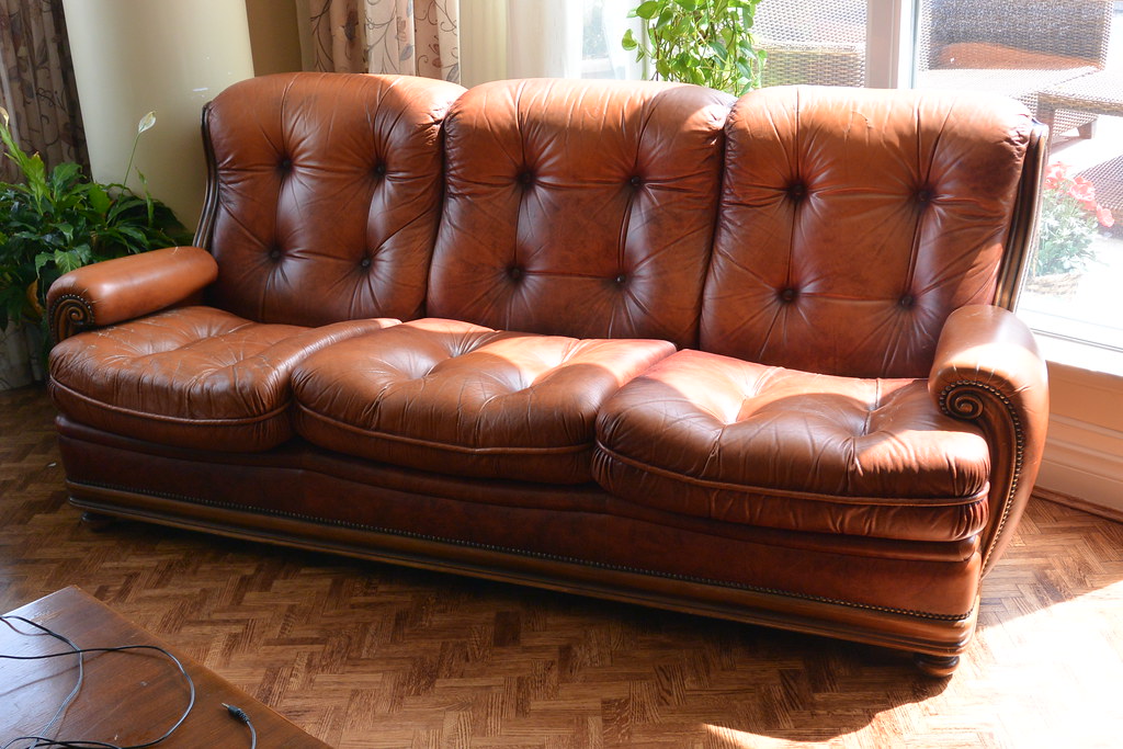 DSC_8748 Leather sofa 80" 200.00. SOLD great quality but … Flickr