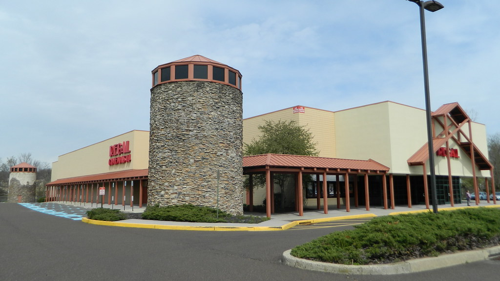 Regal Barn Plaza Regal Barn Plaza (48,840 square feet) 174… Flickr