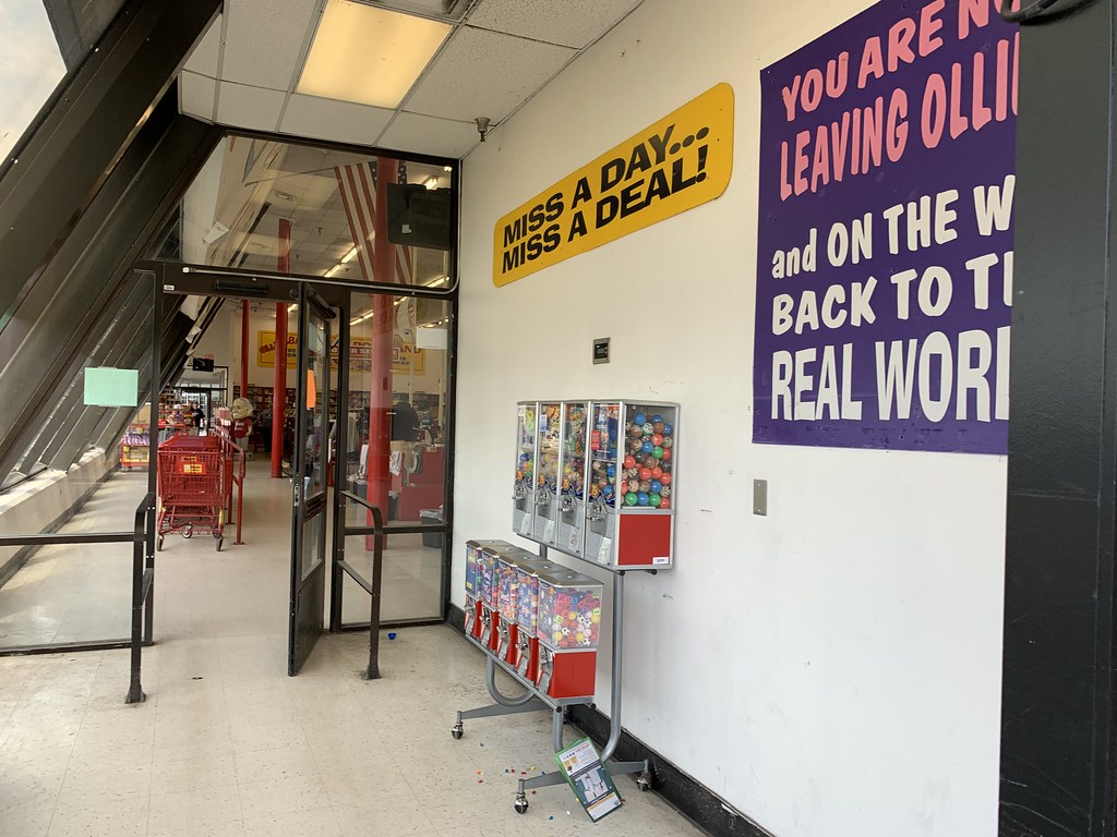 Ollie's Bargain Outlet interior Ollie's Bargain Outlet 10… Flickr