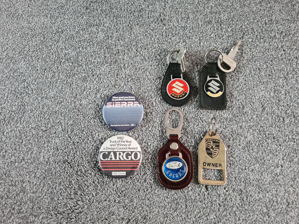 Antique shop buys Pin badges & Key fobs brought for £10 fo… William