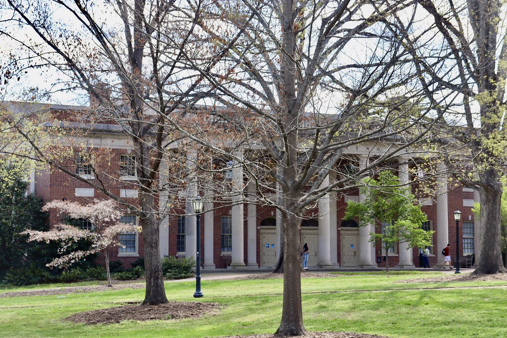 Edward Kidder Graham Memorial Hall on McCorkle Place, Univ… Flickr