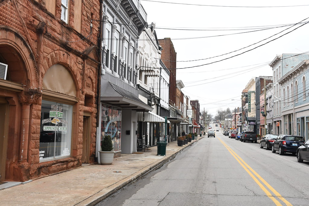 East Pike Street, downtown Cynthiana, Kentucky Todd Jacobson Flickr