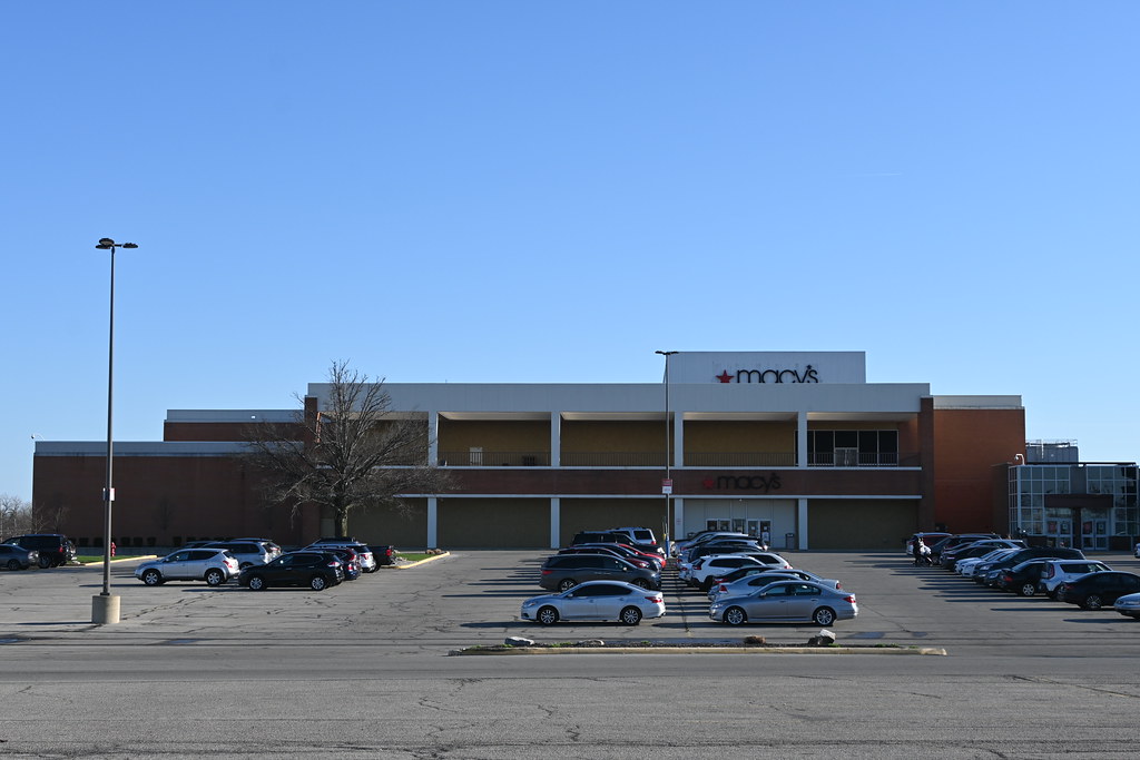 Macy's Glenbrook Square Mall Fort Wayne IN Formerly L.S. A
