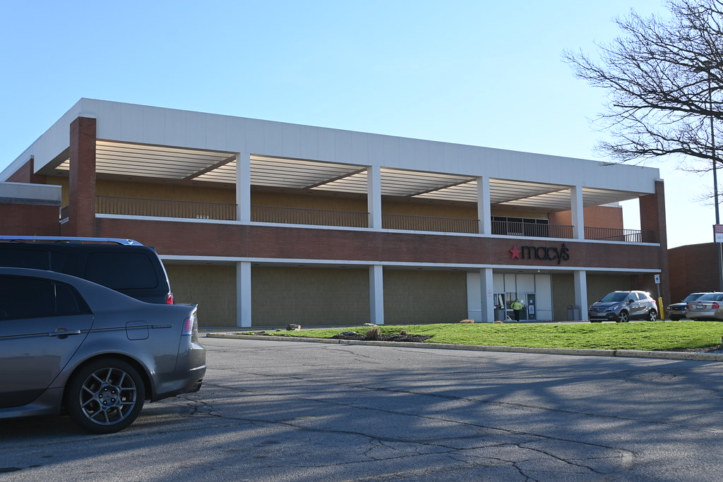 Macy's Glenbrook Square Mall Fort Wayne IN Formerly L.S. A