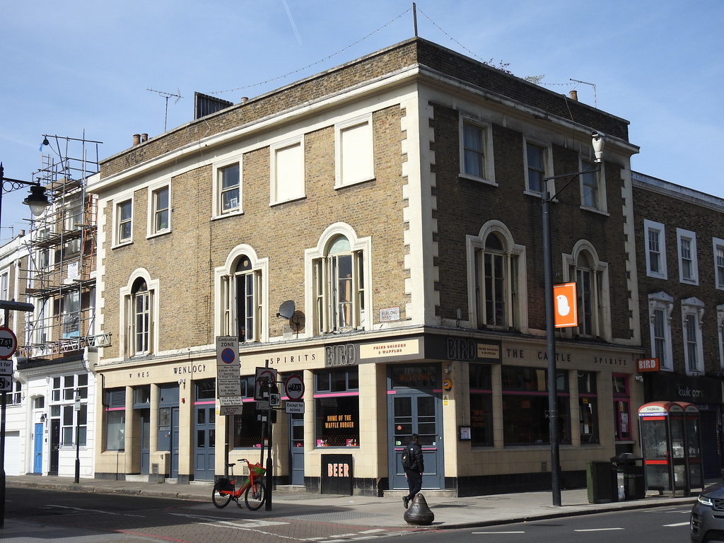 The Castle Furlong Road, London. Closed 2014. Reading Tom Flickr