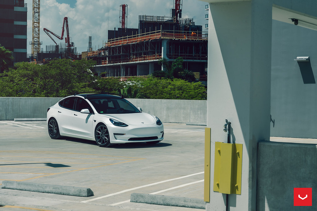 Tesla Model 3 Hybrid Series HF3 © Vossen Whe… Flickr