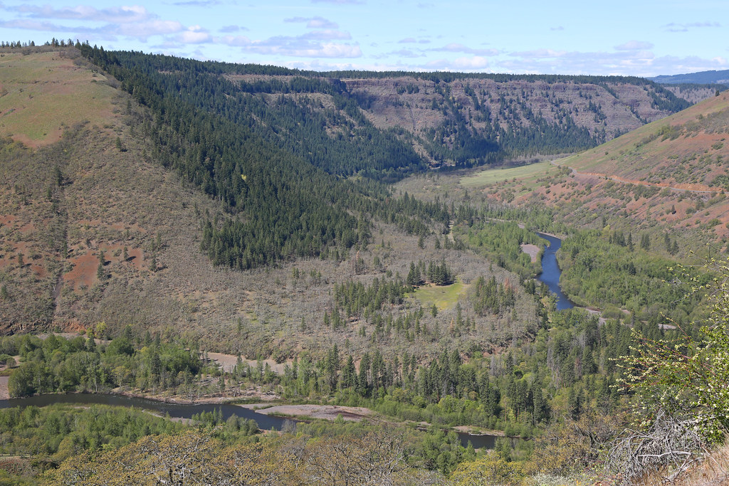 Klickitat River valley ZY1A9427p2 JeffLaurie Deam Flickr