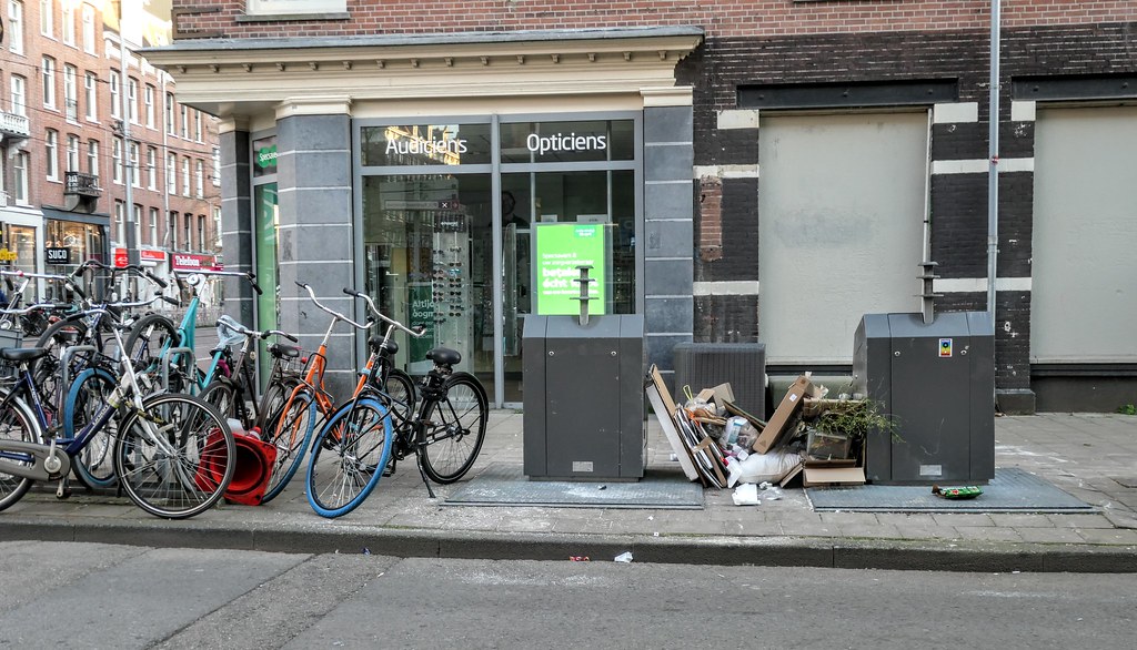 P1023484 amsterdam municipal waste garbage sorting bins Radovan