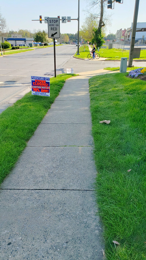 WIllowdale Drive in Frederick, MD (Sidewalk in 1976) Flickr