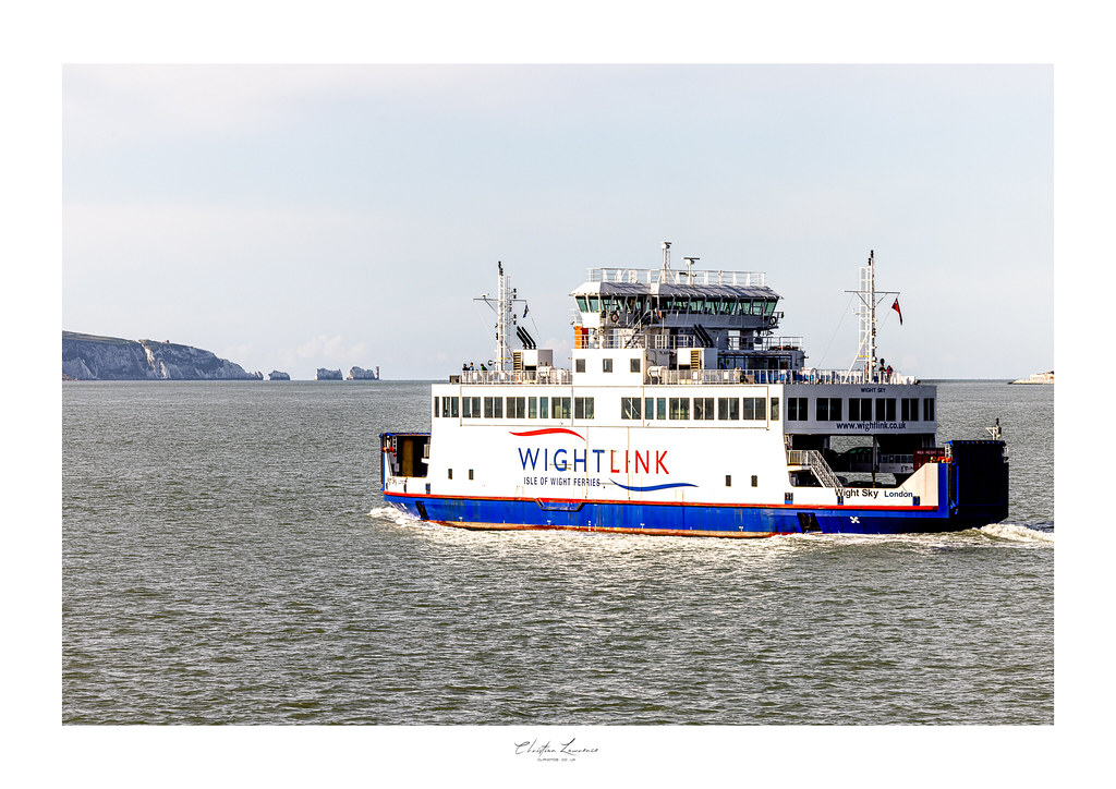 The crossing Wight Sky WightLink ferry crossing the Sole… Flickr