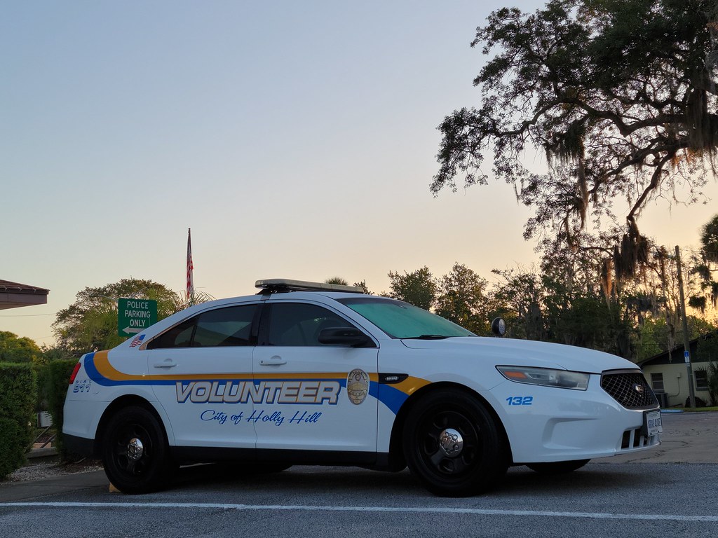Holly Hill Police Volunteer Taurus Holly Hill Police Volun… Flickr