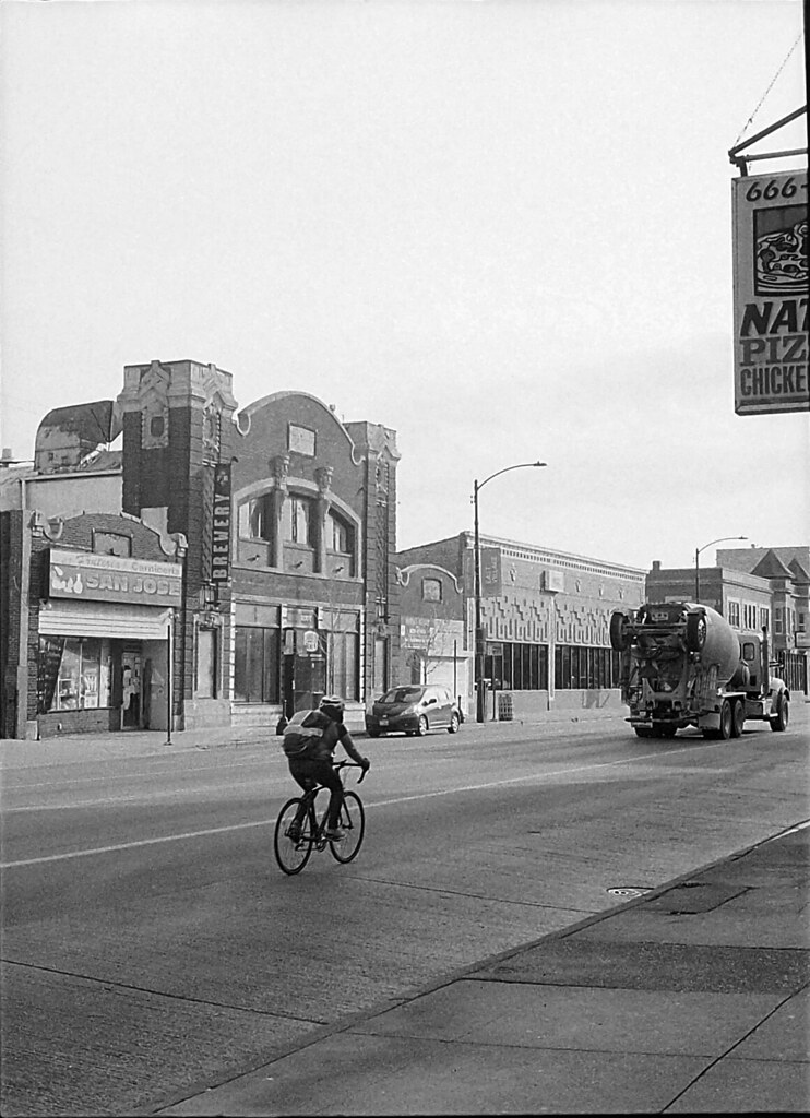 Chicago bike commute through west town, spring 2022 Flickr