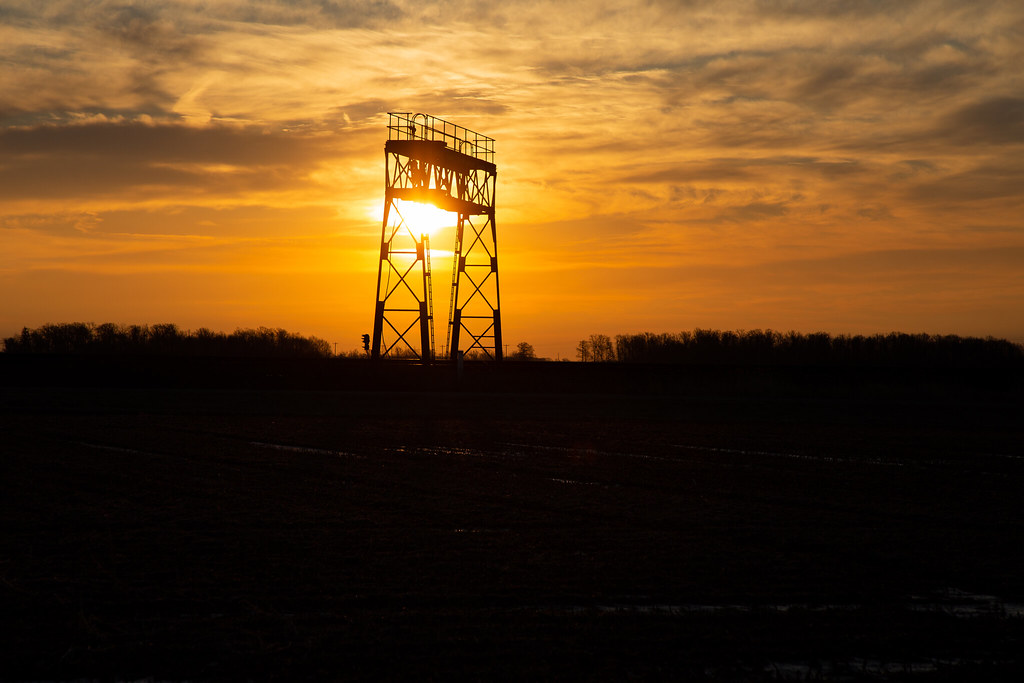 Deshler Dawn The sun rises on another day over the former … Flickr