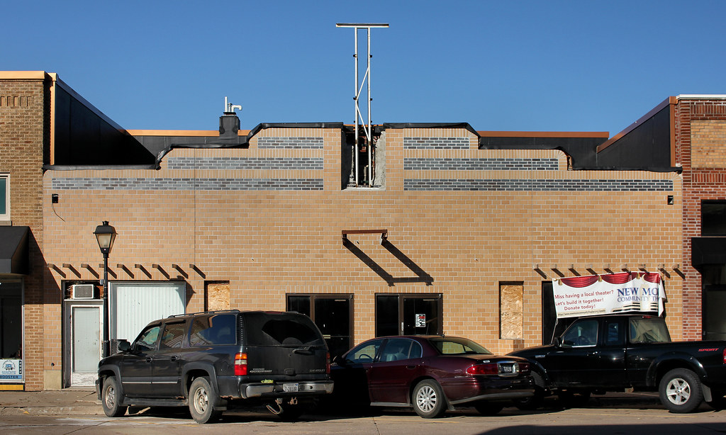 New Moon Theater Neligh, NE Built in 1944 in a simplifed… Flickr