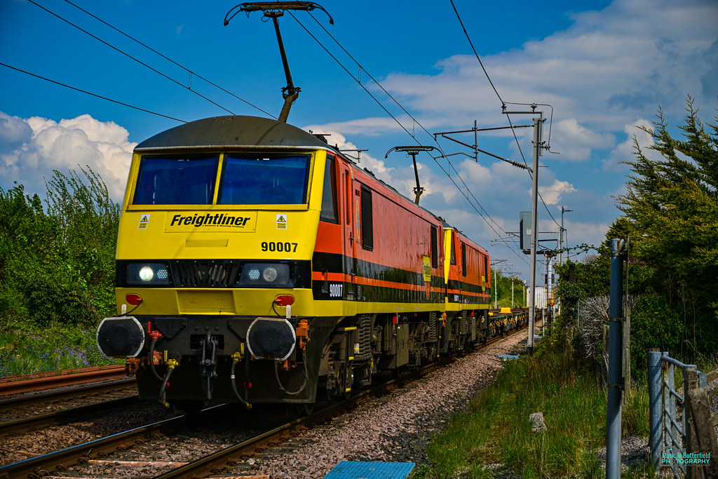 90007 90011 4M83 Bolton Le Sands 23042022 D223 Lancastria Flickr