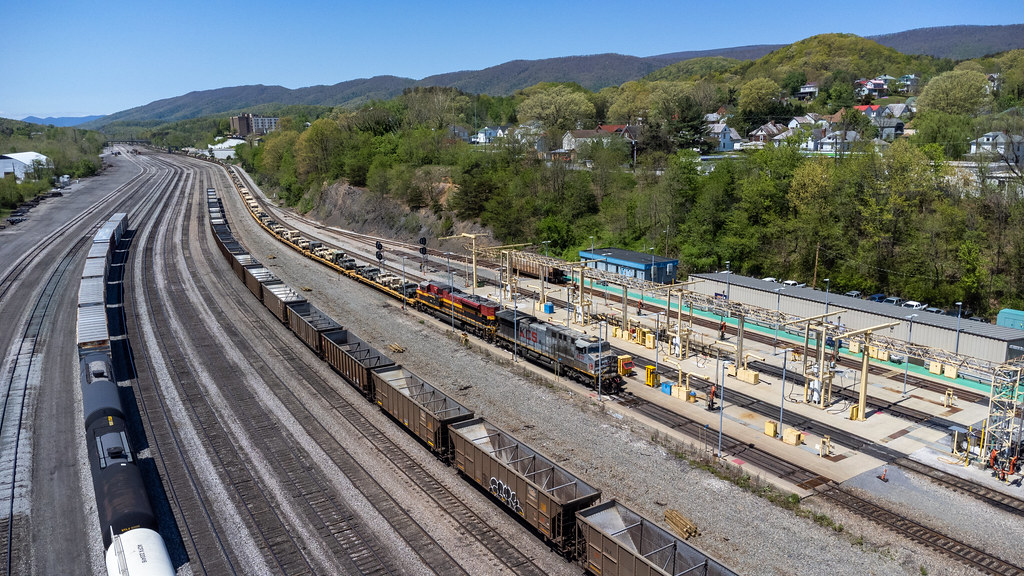 S83626 KCSM 4537 East at Clifton VA Refuel Pad Flickr