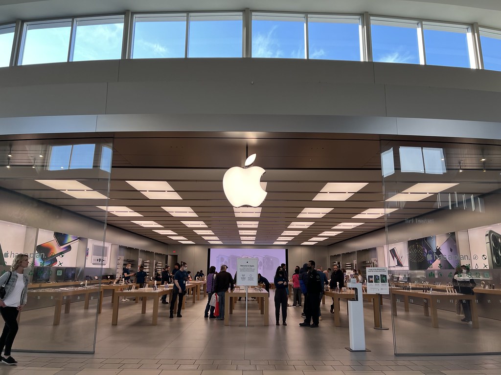 CF Market Mall, Calgary, Canada Apple Store Sharon Hahn Darlin Flickr