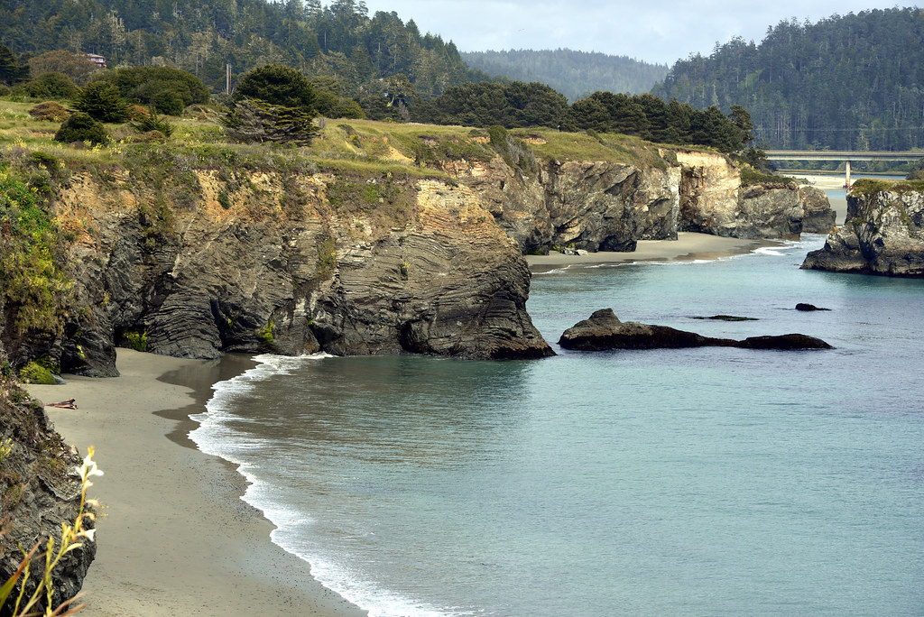Mendocino cliffs Tom Nicholson Flickr