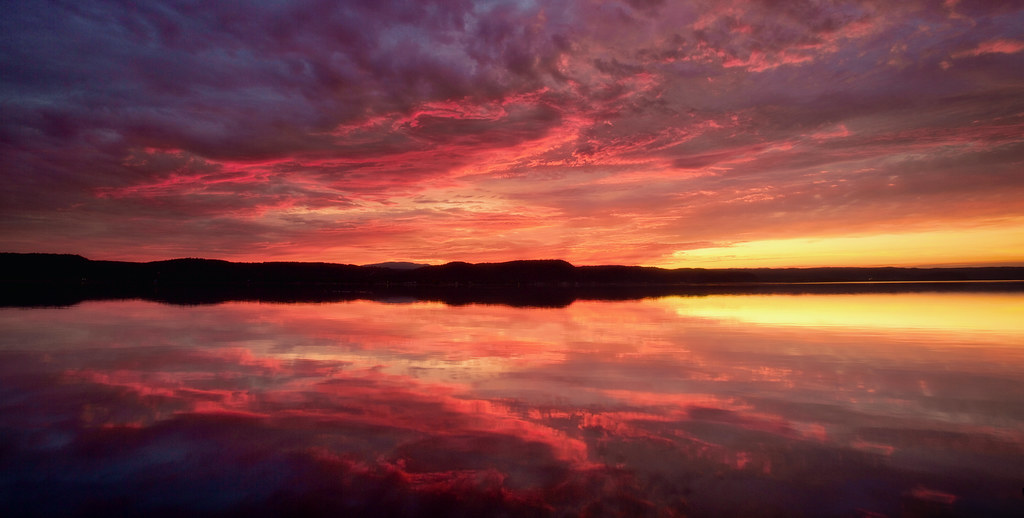 Sunrise Lever de soleil sur la rivière Saguenay .Explore 0… Flickr